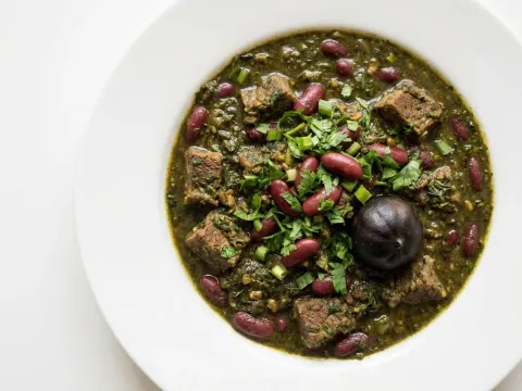 خورشت قرمه سبزي الإيرانيّ