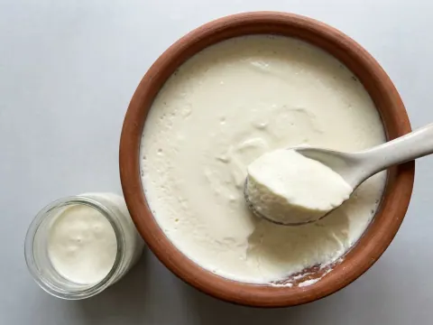 الزبادي المنزليّ في قدر واحد