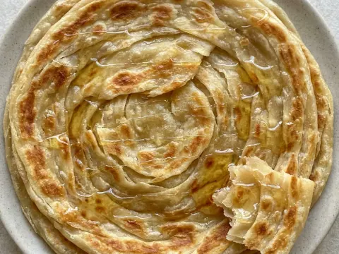 البراتا بالعسل على الطريقة السعوديّة