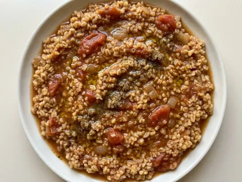 برغل بالبندورة على الطريقة السوريّة