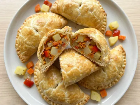 الإمباناداس بحشوة الخضار (المعجّنات اللاتينيّة)